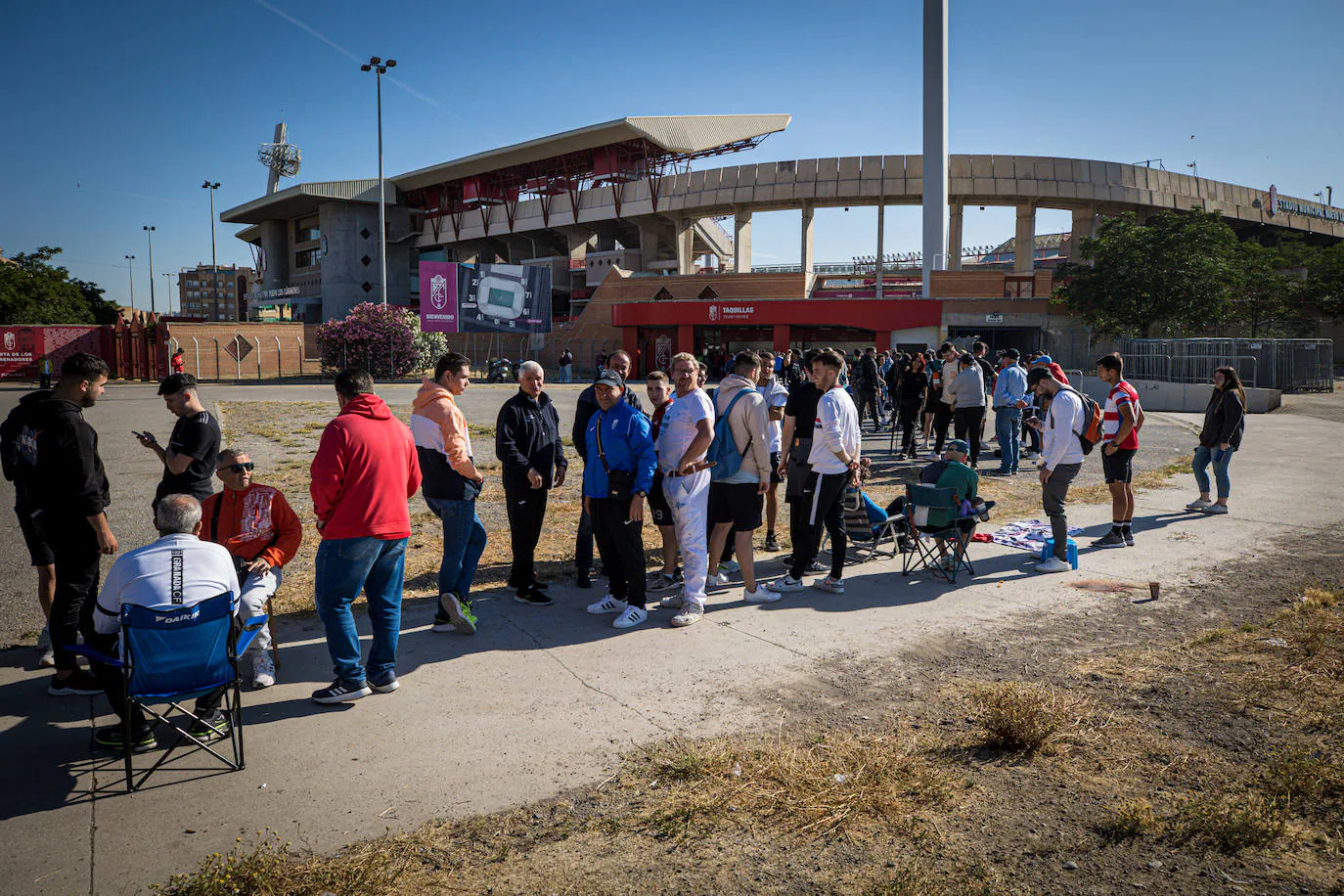 Las Colas Para Comprar Las Entradas Del Ascenso Ideal